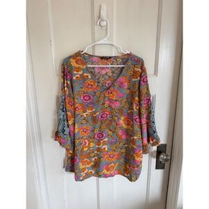 Bloomchic floral lace detail sleeve blouse size 22/24
